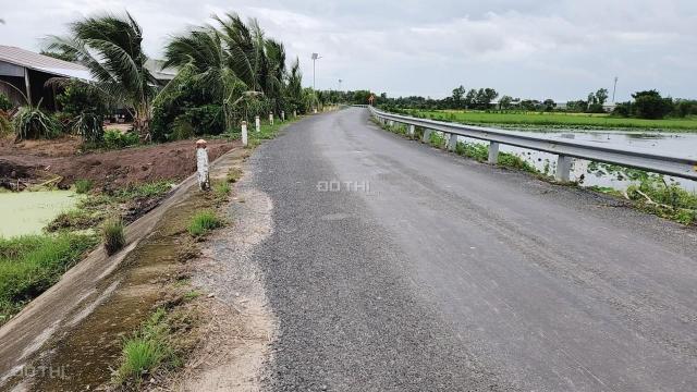 Chính chủ gửi bán lô đất lúa mặt tiền lộ nhựa xe tải 8 tấn thị xã Kiến Tường, Long An giá 360triệu