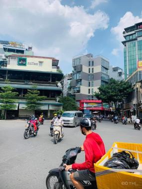 Bán nhà mặt phố Cát Linh ngõ thông ô tô tránh, vỉa hè. Giá chào 12.8tỷ