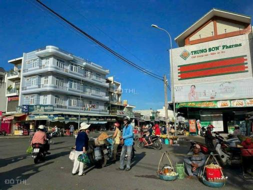 KHU DÂN CƯ 586: Bán 2 nền góc đường Bùi Quang Trinh và đường 28 gần chợ.