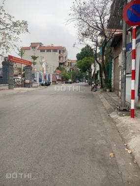 Cần bán đất tặng nhà 3 tầng mặt phố Hoa Lâm Việt Hưng Long Biên