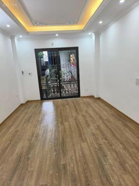 Nhà đẹp long lanh ngõ Thái Hà, giá 9.5 tỷ, 40m2x5T, mới đẹp, thang máy