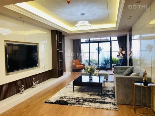 Em cần bán căn hộ Discovery Complex - 302 Cầu Giấy, DT 138m2, 03PN, nội thất full, L/H 0906241823