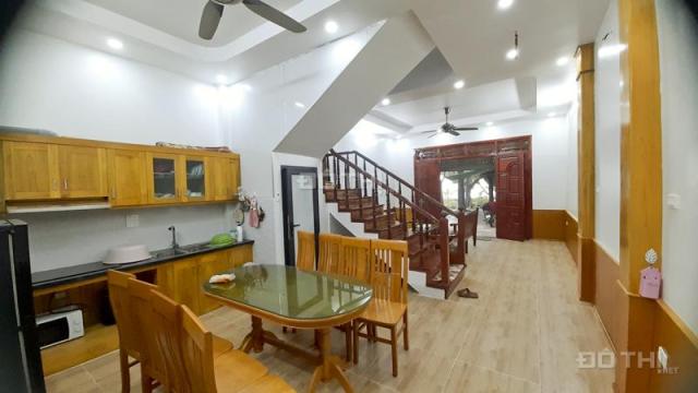 Bán nhà view sông vị trí đẹp tại Ngọc Thuỵ Long Biên, 60m2, 5 tầng,6 ngủ, ô tô vào nhà, giá 5.8 tỷ