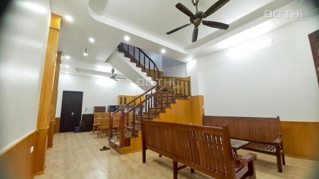 Bán nhà view sông vị trí đẹp tại Ngọc Thuỵ Long Biên, 60m2, 5 tầng,6 ngủ, ô tô vào nhà, giá 5.8 tỷ