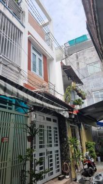 Bán nhà sổ hồng riêng tại trung tâm phường 11, Gò Vấp đúc một trệt, một lầu