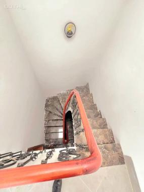 Bán nhà mới phường Đống Đa, nhà đẹp, ngõ ô tô tránh nhau 37m2 chỉ 5.2 tỷ