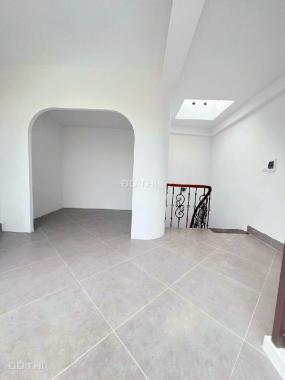Bán nhà mới phường Đống Đa, nhà đẹp, ngõ ô tô tránh nhau 37m2 chỉ 5.2 tỷ