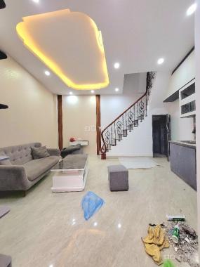 Bán nhà mới phường Đống Đa, nhà đẹp, ngõ ô tô tránh nhau 37m2 chỉ 5.2 tỷ