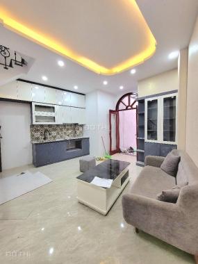 Bán nhà mới phường Đống Đa, nhà đẹp, ngõ ô tô tránh nhau 37m2 chỉ 5.2 tỷ