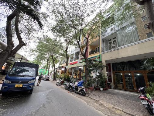 Bán nhà phố mặt tiền đường 17m khu Thương Mại Giải Trí, Phú Mỹ Hưng