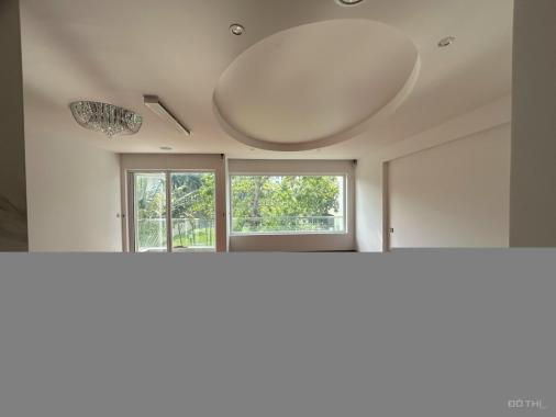 Biệt thự đơn lập có hồ bơi, 5PN, 300m2 ngay trường Đinh Thiện Lý, Q.7