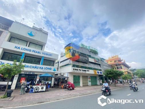 Cho thuê nhà 229-231-233 Đường Hoàng Diệu, Phường 9, Quận 4, Hồ Chí Minh diện tích 210m2