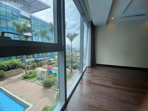 Bán gấp căn hộ Vincom Center 157m2, 3PN, view Nhà thờ đức bà, Quận 1