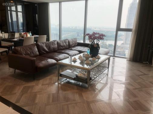 Bán gấp căn hộ Vincom Center 157m2, 3PN, view Nhà thờ đức bà, Quận 1