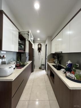 (Vị trí đẹp hàng đầu) Cho thuê 2PN 2WC view hồ- Full đồ tại Vinhomes D'Capitale Trần Duy Hưng