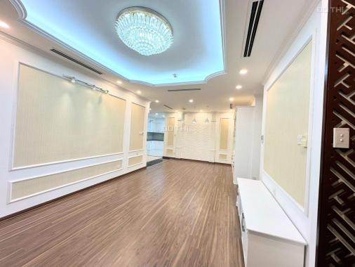 Bán gấp căn hộ chung cư 137 Nguyễn Ngọc Vũ 3PN 2WC DT: 90m2 giá 4.3 tỷ.