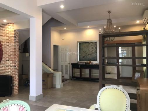 Bán biệt thự song lập có sân vườn khu Mỹ Kim 2 đường lớn ở Phú Mỹ Hưng