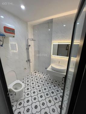 Bán nhanh nhà ngõ 279 Đội Cấn, giá 8.9 tỷ, 35m2x6T, thang máy, ở luôn
