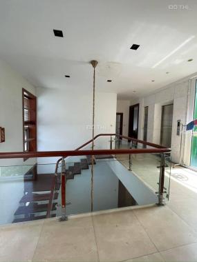 Bán Biệt Thự Bán đảo Linh Đàm dtich 251m2 -  4 tầng - mặt tiền 13m