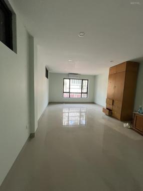 Cho thuê sàn văn phòng 120 m2/tầng , gồm 2 phòng làm việc rộng