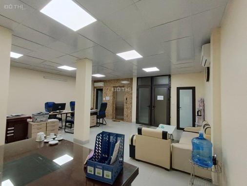 Chính chủ cho thuê Văn phòng 80m2 khu vực Ngã tư sở, giá 11tr/tháng