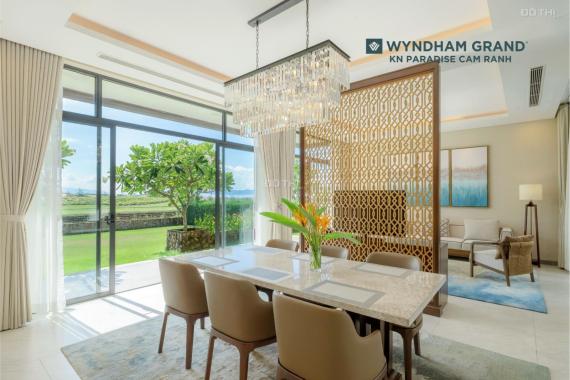 Bán biệt thự Wynhdam Grand KN Paradise Cam Ranh 2 lầu, 3 phòng ngủ, nội thất cao cấp, giá 22ty966