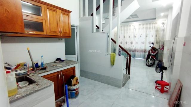 Bán Nhà 50m2, 4,2M x 12M, Phường 2 Tân Bình, Oto đỗ cửa, SHR.  Chỉ 5.5 tỷ