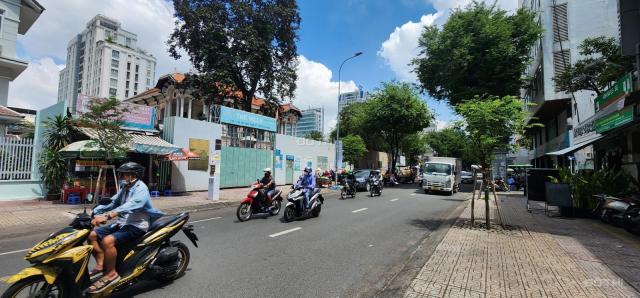 Cho thuê nhà 114 Võ Văn Tần, Q.3 - DT 8x12m nở 12.5m, trệt 3 lầu