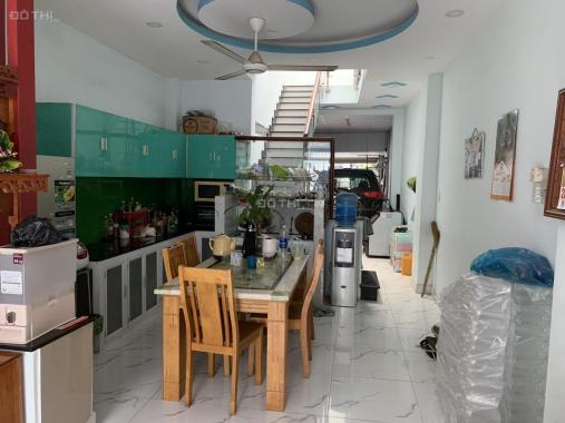 Nhà 2 Sổ - 2 Mặt Tiền  ĐƯỜNG trước sau đều Thông Xe Tải - Lê Đức Thọ