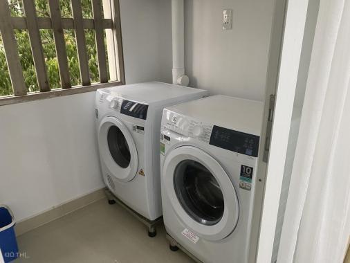 Cho thuê căn hộ Mỹ Khánh 3 có 3PN + 2WC ở Phú Mỹ Hưng lầu trung view hồ bơi