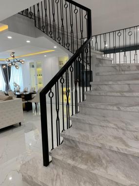 Bán căn hộ Tản Đà Court , 163m2 , duplex , 8.5 tỷ , sổ hồng riêng