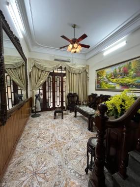 Cho thuê nhà riêng Nguyễn Khuyến, 60 m2 x 4 tầng, thoáng trước sau, nhà có đồ NT cơ bản