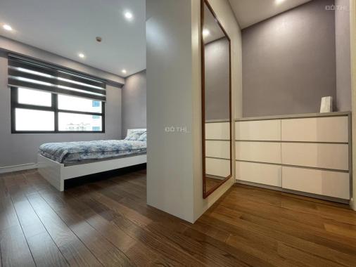 Bán căn góc 2PN 82m2 tòa C6 - TTTM Vinhomes D'Capitale. BC hướng Đông Nam view Hồ. Giá 6.2 tỷ