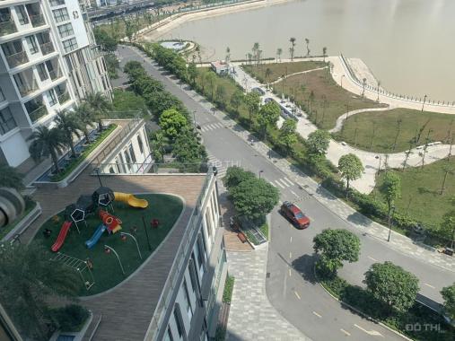 Bán căn hộ 81M View Hồ Vinhomes Sky Lake. Loại to nhất 2PN TK đẹp. Giá 8.2 tỷ. LH: 0852891080