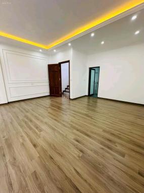 Siêu rẻ Lạc Long Quân, Tây Hồ - 48m2, 5 tầng, mt 6m, giá 6.9 tỷ - nhà mới đẹp, 2 thoáng