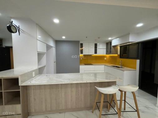 Cho thuê căn hộ Mỹ Khánh 1, trung tâm Phú Mỹ Hưng 112m2 3PN view hồ bơi