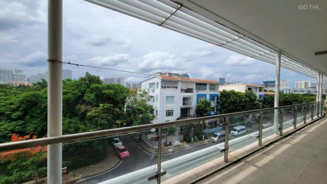 Cho thuê căn hộ Mỹ Khánh 4, Phú Mỹ Hưng dt 112m2 có view hồ bơi và biệt thự