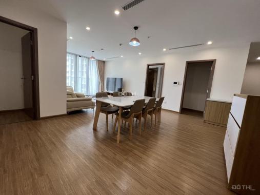 Cho thuê căn hộ 4 phòng ngủ tòa S2 Vinhomes Skylake, sẵn nội thất, view bể bơi & hồ điều hòa