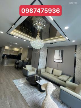 CẦN BÁN GẤP CĂN HỘ 4 NGỦ VINHOMES ROYAL CITY, NỘI THẤT NHẬP KHẨU, NHÀ MỚI ĐẸP.LH:0987485936