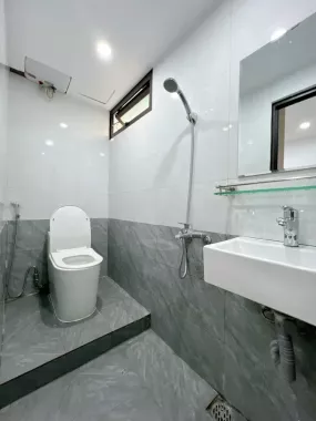 Tập thể ngõ 128 Đại La, nhà đẹp tầng 5 ngõ 128 Đại La, 60m2, 2 phòng ngủ, Full nội thất mới