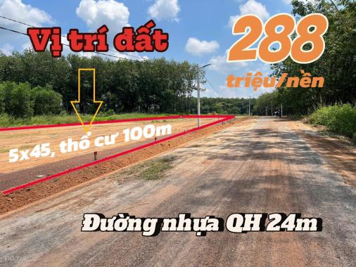 Nằm ngay giữa 2 tuyến quốc lộ QL13 và QL14C. Với bán kính 5km đầy đủ các tiện nghi. Xung quanh bao