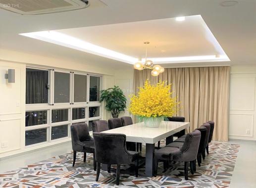 Bán gấp căn penhouse Happy Valley 270m2, góc 3 mặt sông, Nội thất Ý