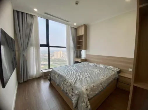 Chuyển nhượng căn hộ 2 ngủ 61m2 tầng cao, sẵn sổ đỏ tòa R2 Sunshine Riverside Tây Hồ