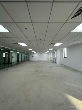 Cho thuê nguyên sàn văn phòng 330m2 Tháng 12 nhận mặt bằng- Duy Tân- Cầu Giấy- Hà Nội