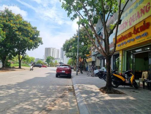 Bán nhà phố Trạm, nhìn ra vườn hoa, 42m2, 8tỷ