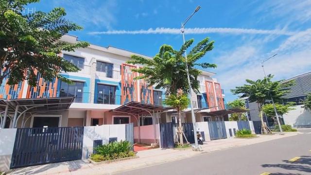 Nhà phố 3 tầng view công viên, sở hữu ngay với 930 triệu tại trung tâm thành phố Mới BD