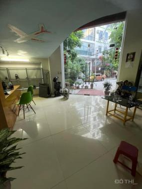 Cho thuê văn phòng Văn Phú, 90 m2/tầng, lô góc, thang máy, đã ngăn phòng