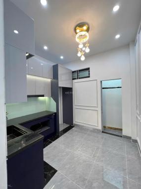 Chính chủ bán nhà riêng 39m2 5 tầng mặt tiền 3,4m2 giá 8,2 tỷ tại Hoàng Quốc Viêt