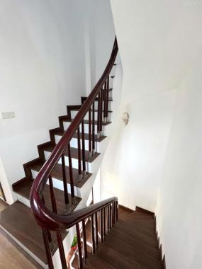 Chính chủ bán nhà riêng 39m2 5 tầng mặt tiền 3,4m2 giá 8,2 tỷ tại Hoàng Quốc Viêt
