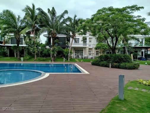 Bán Biệt thự vườn Chateau 3, 7.5*26m, 3 lầu, nội thất đẹp, cạnh hồ bơi